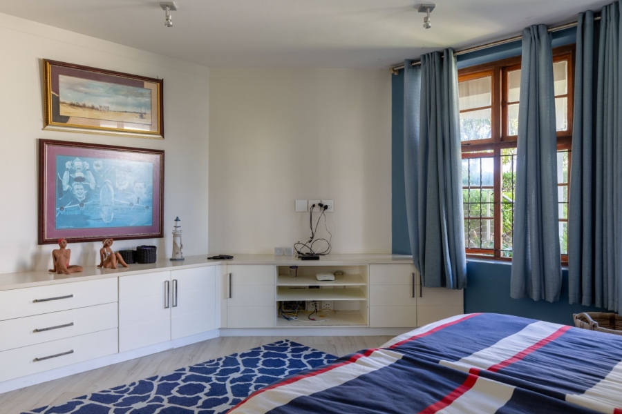 8 Bedroom Property for Sale in Keurboomstrand Western Cape